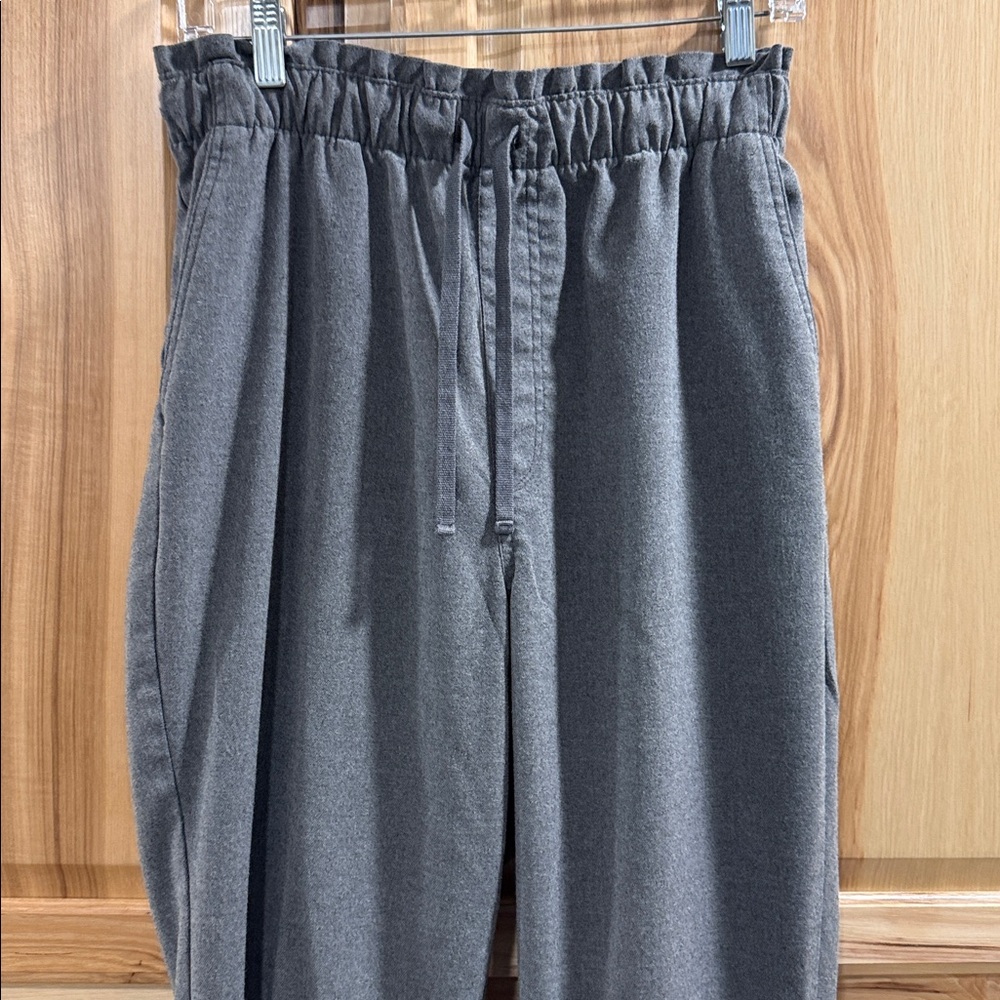 Abercrombie & Fitch Gray Pull On Business Casual Elastic Waist Dress Pants SizeM - Picture 2 of 13